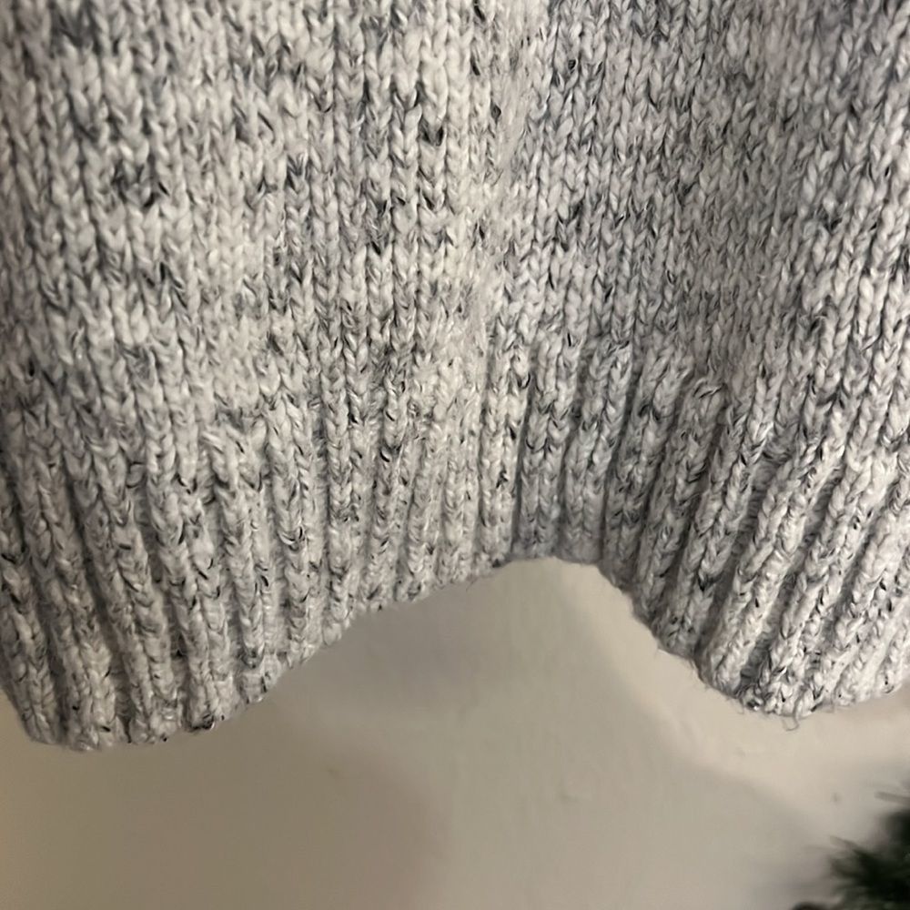 Grey nice blouse. - Picture 5 of 6